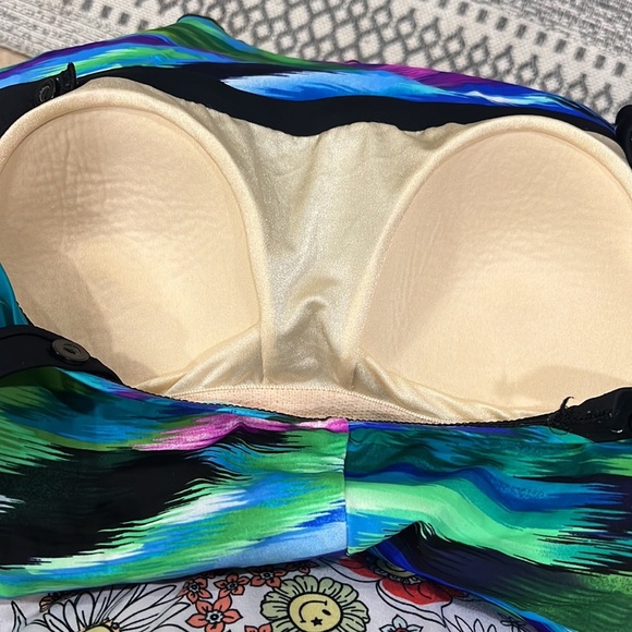 Maxine of Hollywood Vibrant Multicolor Wave Ride Swimsuit Size 16 - Picture 10 of 10